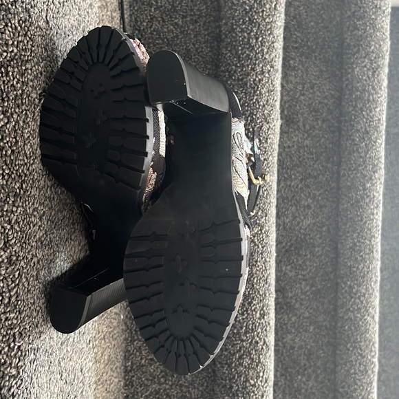 Shoe dazzle embroidered floral pump boots - Picture 5 of 7